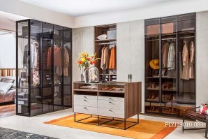 Modern Fashion Wood Grain With Glass Walk In Closet PLYJ19010-083