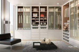 Modern Beige Lacquer Walk-in Wardrobe YG91555